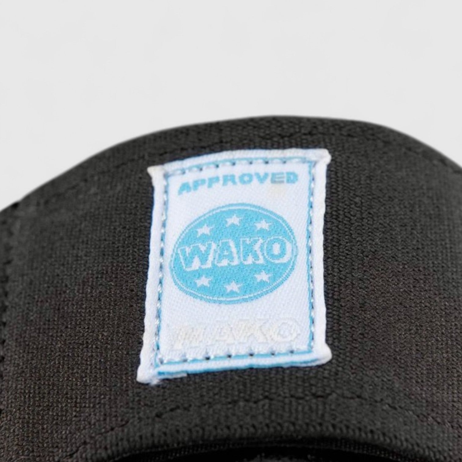 TOP TEN WAKO Leggbeskytter med UV - merke - CombatStore.no