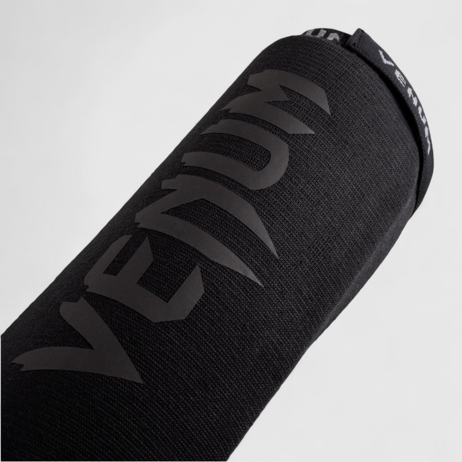 VENUM Kontact Legg og Vristbeskytter - Svart/Svart - CombatStore.no