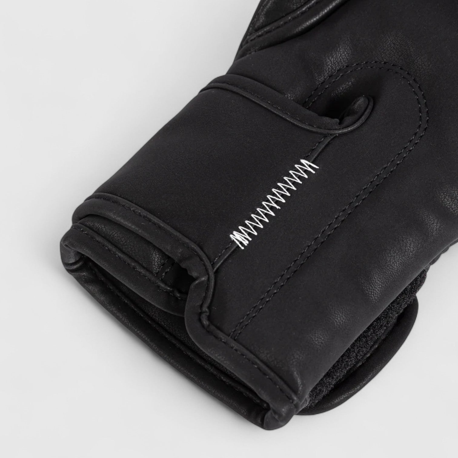 VENUM Tactical XT Boxing Gloves - Svart og Rød - CombatStore.no