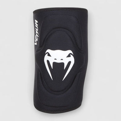 VENUM Kontact Gel Knebeskytter - Svart/Hvit Nordic - CombatStore.no