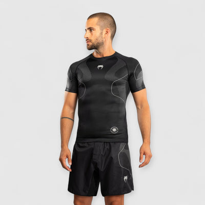 VENUM Nexus Rashguard med korte ermer - CombatStore.no